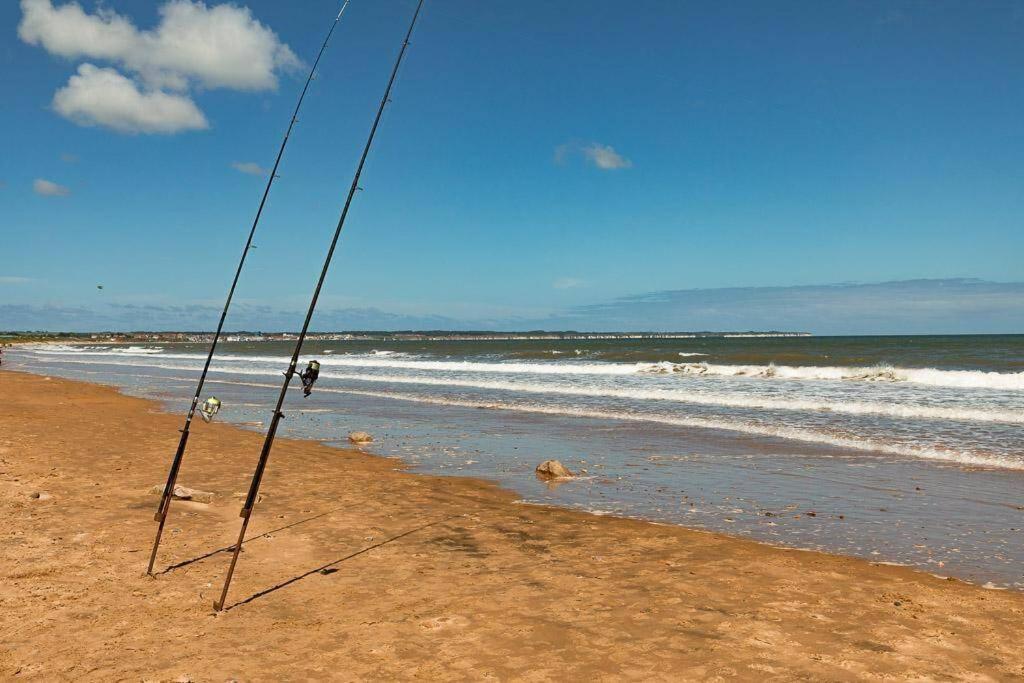Beachfront Apartment - Ground Floor Apartment With Sea Views, Next To The Beach, Bridlington, North Yorkshire Bessingby Exterior foto