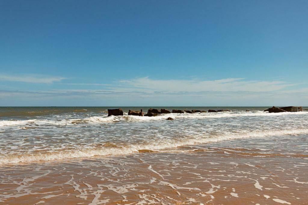Beachfront Apartment - Ground Floor Apartment With Sea Views, Next To The Beach, Bridlington, North Yorkshire Bessingby Exterior foto