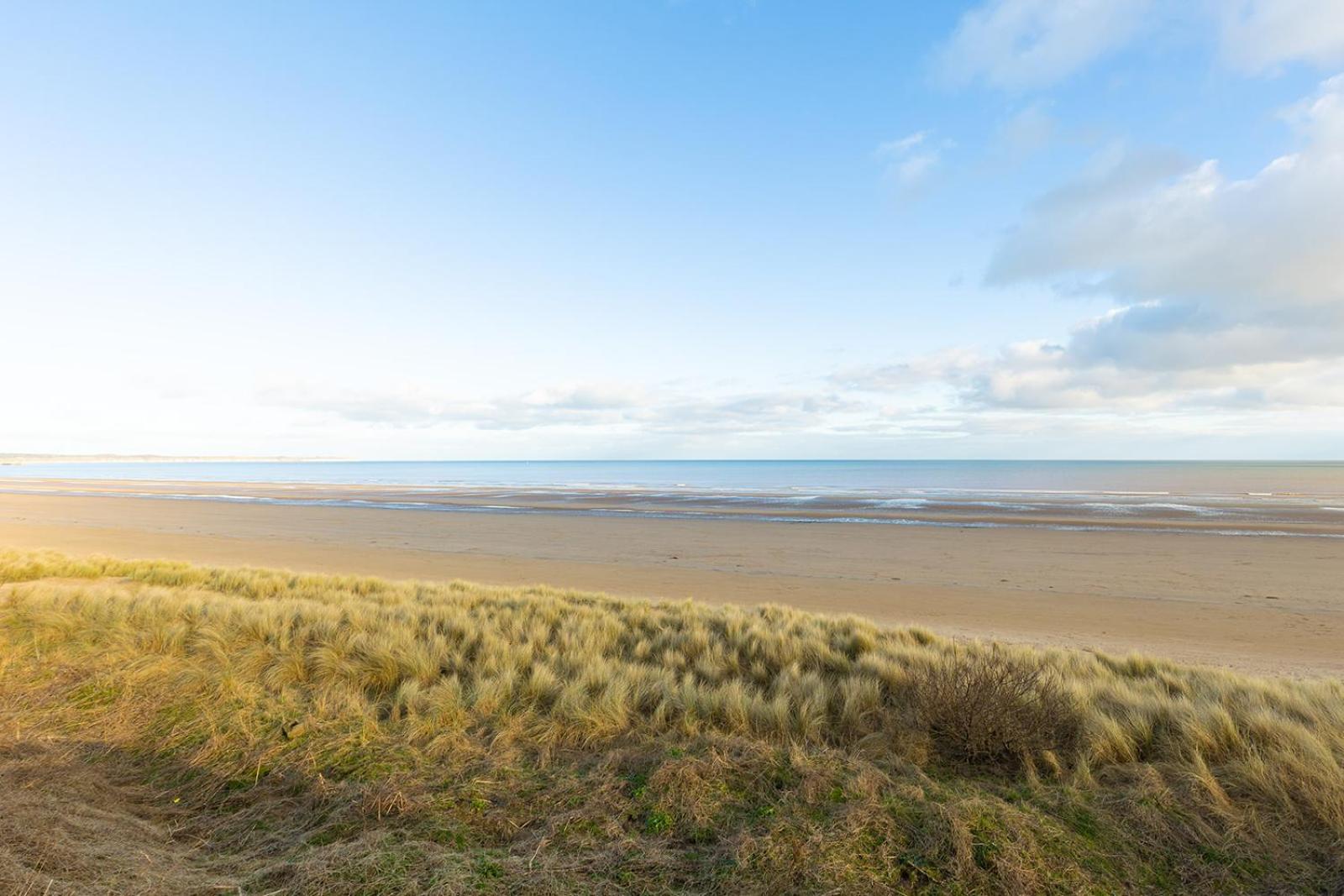Beachfront Apartment - Ground Floor Apartment With Sea Views, Next To The Beach, Bridlington, North Yorkshire Bessingby Exterior foto