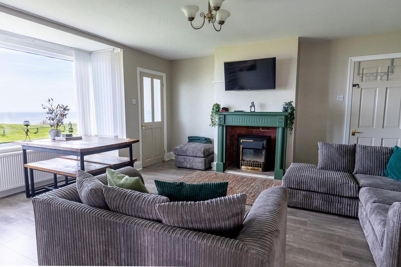 Beachfront Apartment - Ground Floor Apartment With Sea Views, Next To The Beach, Bridlington, North Yorkshire Bessingby Exterior foto